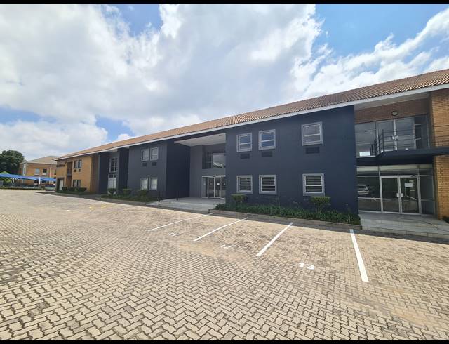 2,344M² OFFICE TO LET IN VORNA VALLEY